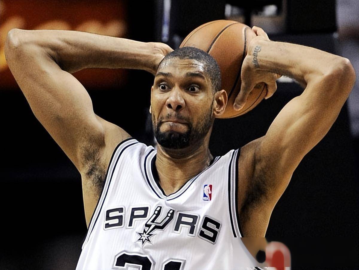 攻强守弱！曼联联赛轰30球仅次于曼城，丢26球仅少于5队（曼联进攻凶猛、防守堪忧：联赛30球追曼城，仅有5队失球更多）