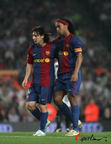 莫雷托：罗马和米兰都有意在1月签下弗兰库利诺-朱（莫雷托：罗马与米兰有意今冬一月引进弗兰库利诺-朱）