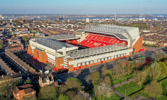 CBA俱乐部杯-奎因29分广东轻取广州 香港金牛胜同曦（CBA俱乐部杯：奎因砍29分助广东大胜广州，香港金牛击败同曦）