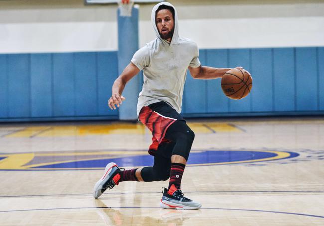 末节贡献12分 阿门：我们抢下篮板后快速推进 真正提速拉开比分（阿门末节12分：抢板后快速推进，提速扩大分差）