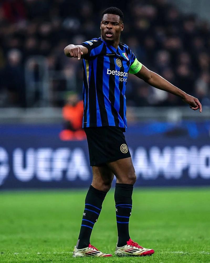 威尔逊4次观察后助攻希门尼斯破门（威尔逊四度观察后送出妙传，希门尼斯破门）