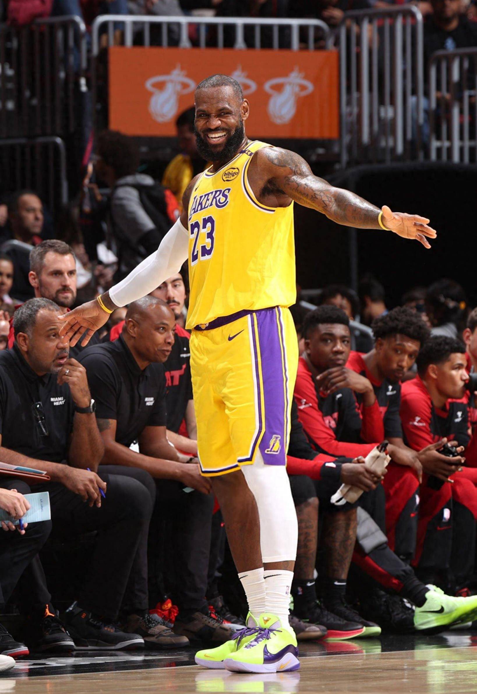 弗拉格：打控卫的经历绝对有助于我的成长，我学会了领导球队（弗拉格：控卫经历极大促进我的成长，也让我学会领导球队）