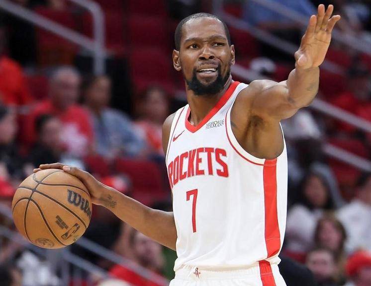 图片报：拜仁关注16岁艾希霍恩，赫塔考虑续约并提高解约金（图片报：拜仁考察16岁小将艾希霍恩，赫塔拟续约并上调解约金）