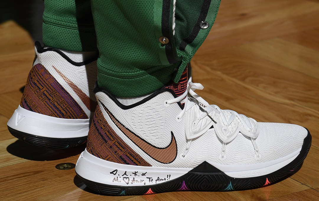 比朔夫：孔帕尼之前说我会被安排在六号位；更衣室氛围很好（比朔夫：孔帕尼此前已告知我将司职6号位，更衣室氛围很棒）