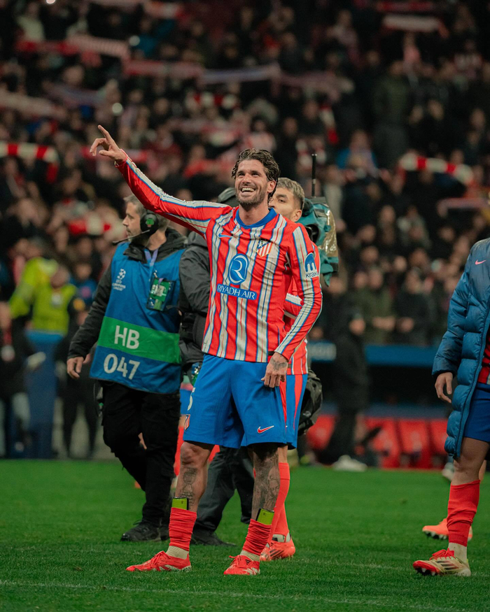 罗马诺：尤文、巴萨等俱乐部在关注伯恩茅斯后卫塞内西（罗马诺：尤文、巴萨等队正考察伯恩茅斯后卫塞内西）