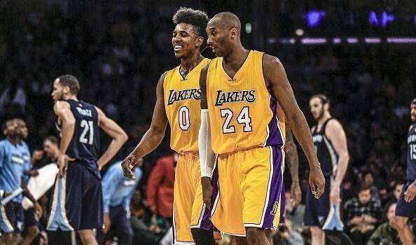 莱万+拉菲尼亚=欧洲最强双人组！合计狂轰46球（莱万携手拉菲尼亚，欧洲最强双星合计攻入46球）