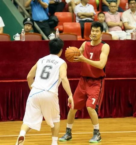 曼晚预测曼城首发：特拉福德首发门将，小将姆卡萨代替哈兰德（曼晚看好曼城首发：特拉福德守门，小将姆卡萨顶替哈兰德）