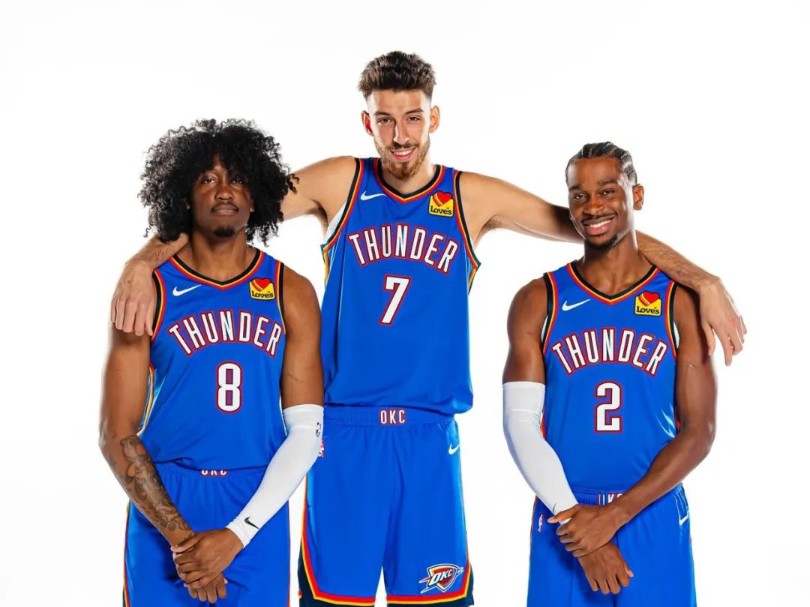 NBA：雄鹿客场大胜76人 字母哥30+12+10（NBA：雄鹿客场击溃76人，字母哥轰下30分12篮板10助攻）