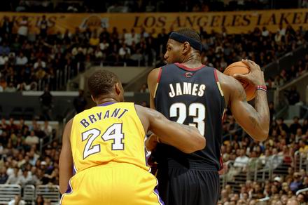 皇家社会vs赫罗纳：久保建英、贡萨洛-格德斯首发，维特塞尔、布林德出战（皇家社会迎战赫罗纳：久保建英、贡萨洛-格德斯先发，维特塞尔、布林德登场）