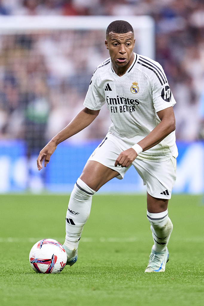 17岁273天联赛单场传射，拜仁小将卡尔超越同期姆巴佩和亚马尔（17岁273天完成联赛传射，拜仁新星卡尔压过同时期姆巴佩、亚马尔）