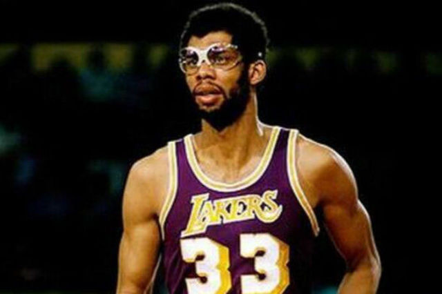 阿瑙：11月18日必须成为全国假日，为了孩子今晚我不喝酒（阿瑙呼吁将11月18日定为全国假日：为孩子今晚不饮酒）