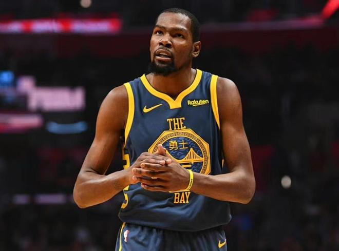 裁判成为焦点（焦点转向裁判）