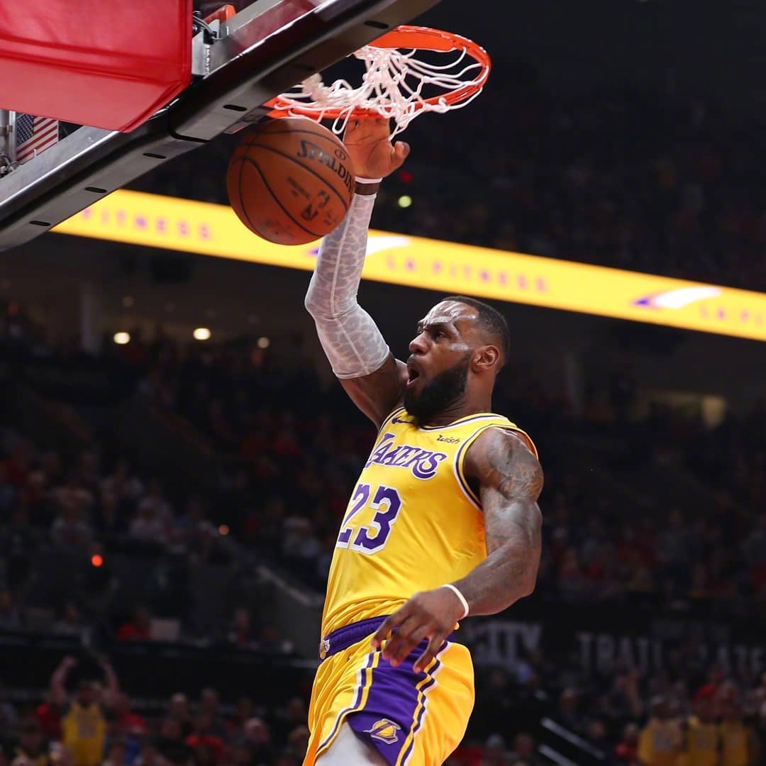 阿斯：诺坎普的主队更衣室还没装修好，巴萨已要求尽快完工（阿斯：诺坎普主队更衣室尚未完工，巴萨正催促加快进度）