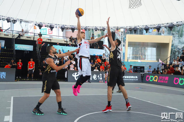 40岁前曼城队长费尔南迪尼奥自宣退役，球员生涯23年赢得30冠（40岁前曼城队长费尔南迪尼奥宣布挂靴，23年职业生涯斩获30冠）